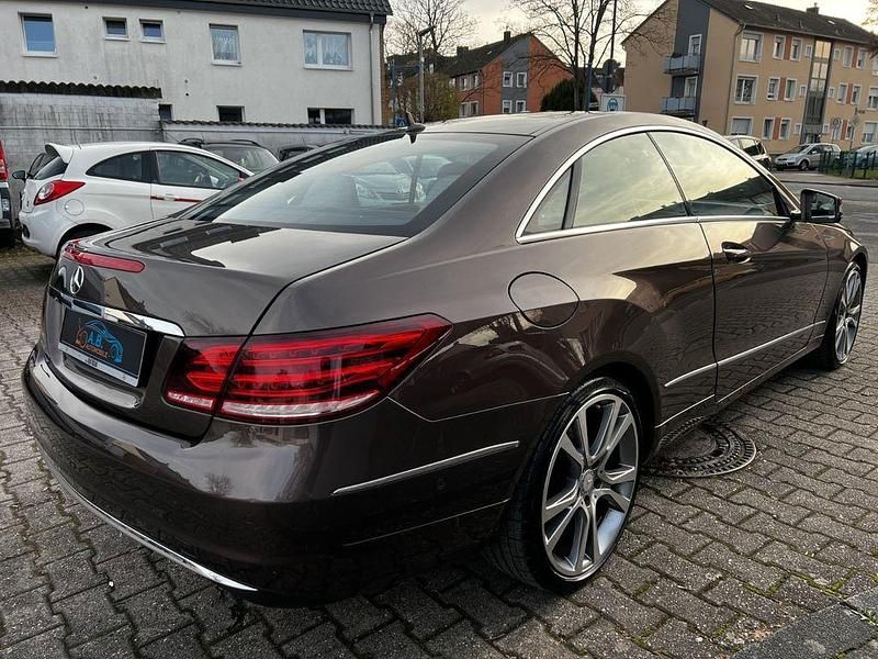 Gebraucht Mercedes E350 258 PS (189 kW) 2015 Braun Coupé