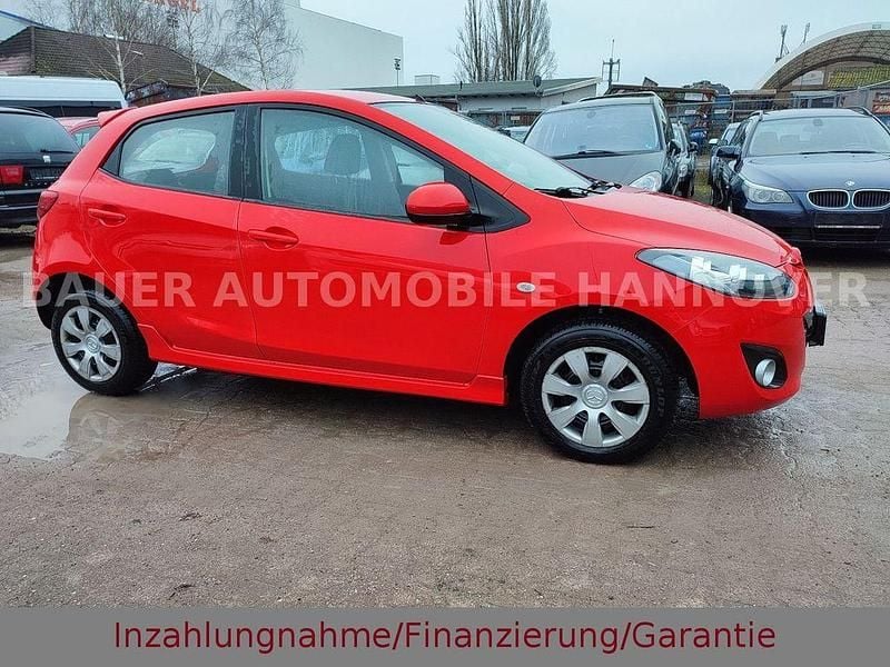 Gebraucht Mazda 2 Inclusive 95 PS (69 kW) 2011 Rot Kleinwagen