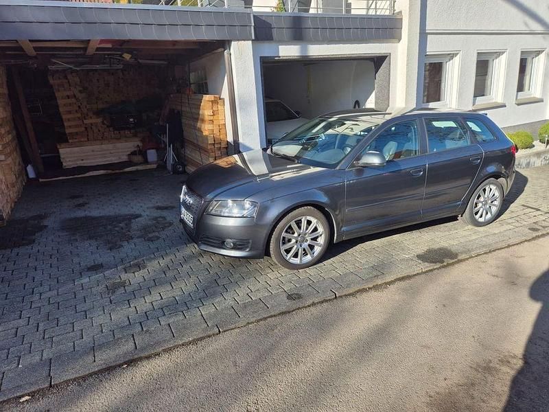 Gebraucht Audi A3 S-Line 125 PS (91 kW) 2010 Grau Limousine