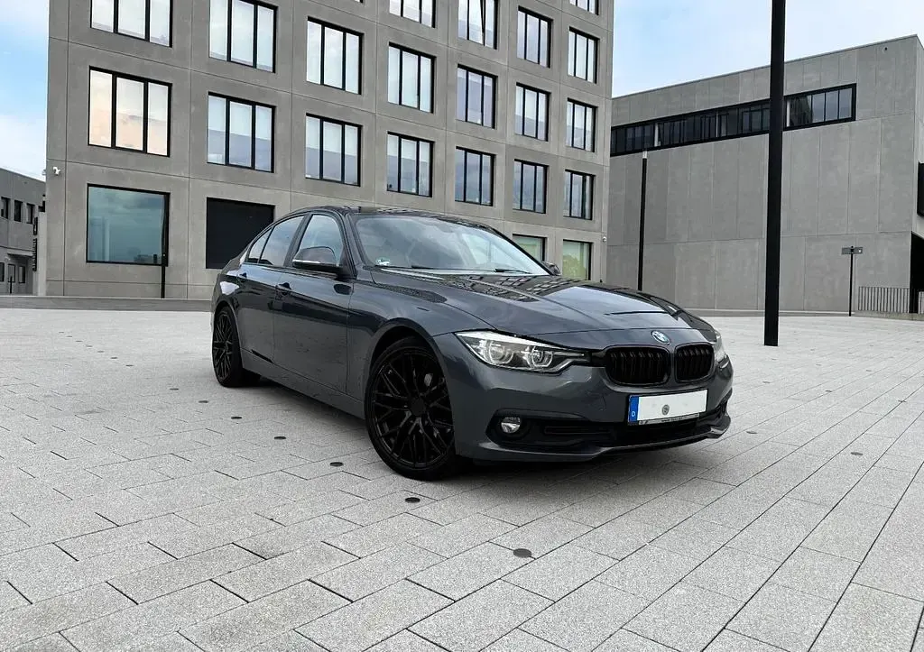 Gebraucht BMW 316 Advantage 116 PS (85 kW) 2018 Grau Limousine
