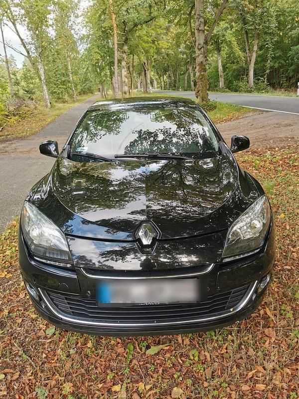 Schwarz Gebraucht 2012 Renault Mégane GrandTour Dynamique Kombi | 4.500 € (Etwas zu teuer) - Bild 1/4