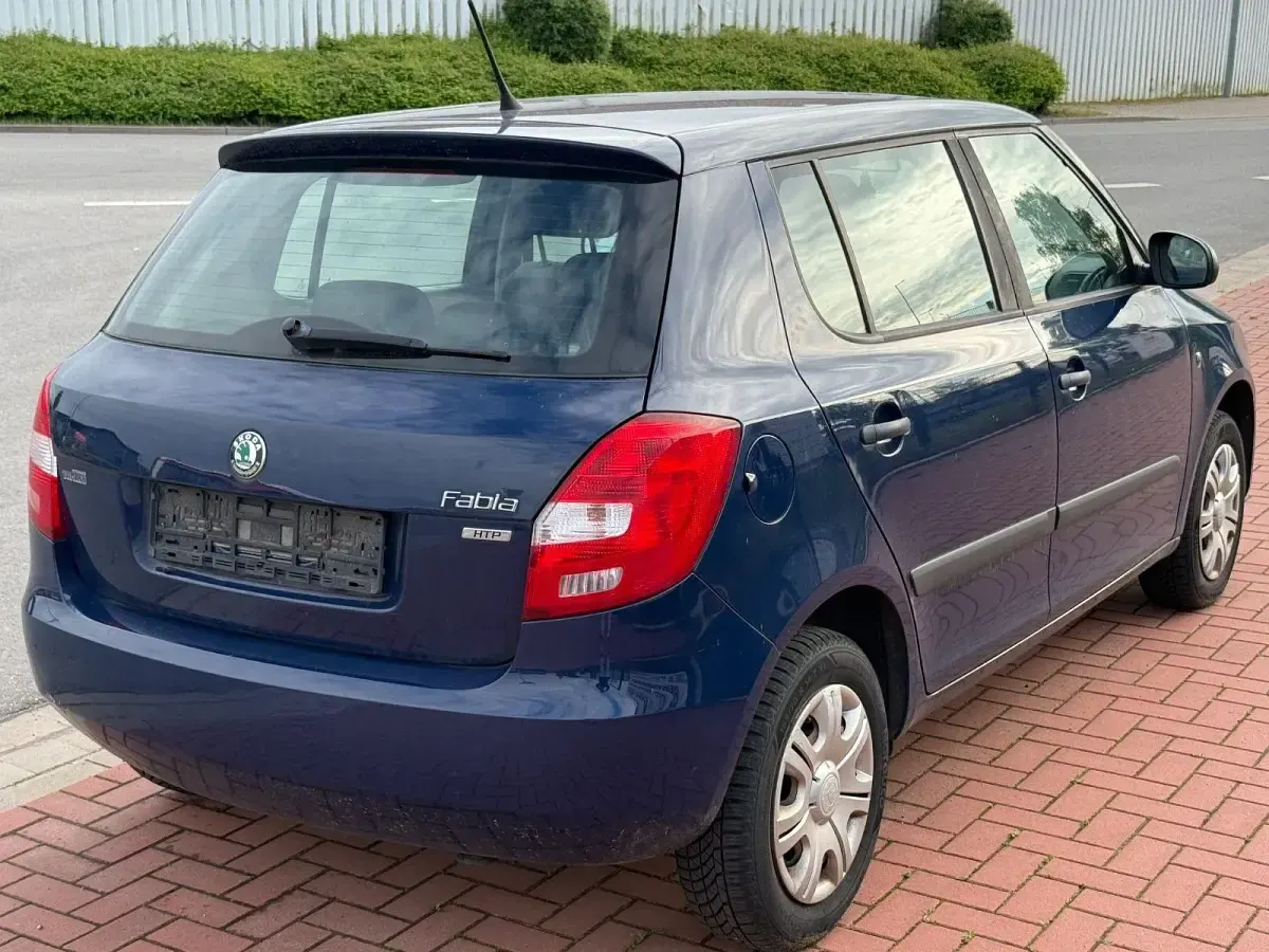 Gebraucht Skoda Fabia Cool Edition 60 PS (44 kW) 2012 Blau Limousine