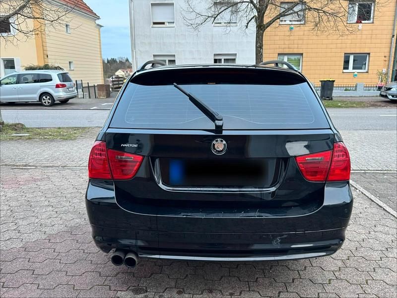 Gebraucht BMW 325 197 PS (144 kW) 2009 Schwarz Kombi