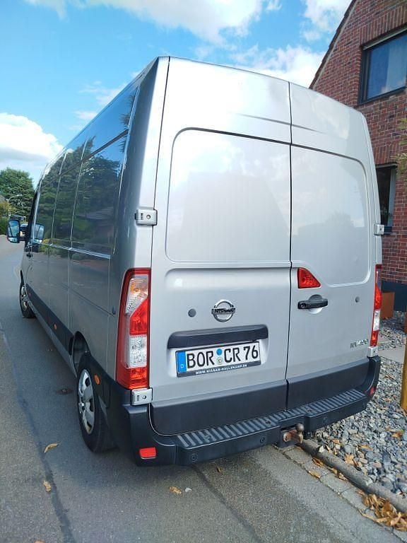 Silber Gebraucht 2018 Nissan NV400 Van | 14.900 € (Superpreis) - Bild 1/4