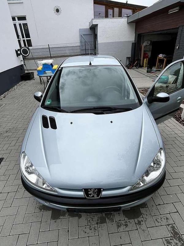 Silber Gebraucht 2005 Peugeot 206 Filou Limousine | 1.450 € (Fairer Preis) - Bild 1/4