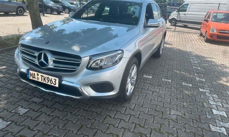 Silber Gebraucht 2019 Mercedes GLC250 SUV | 30.900 € (Superpreis) - Bild 1/4