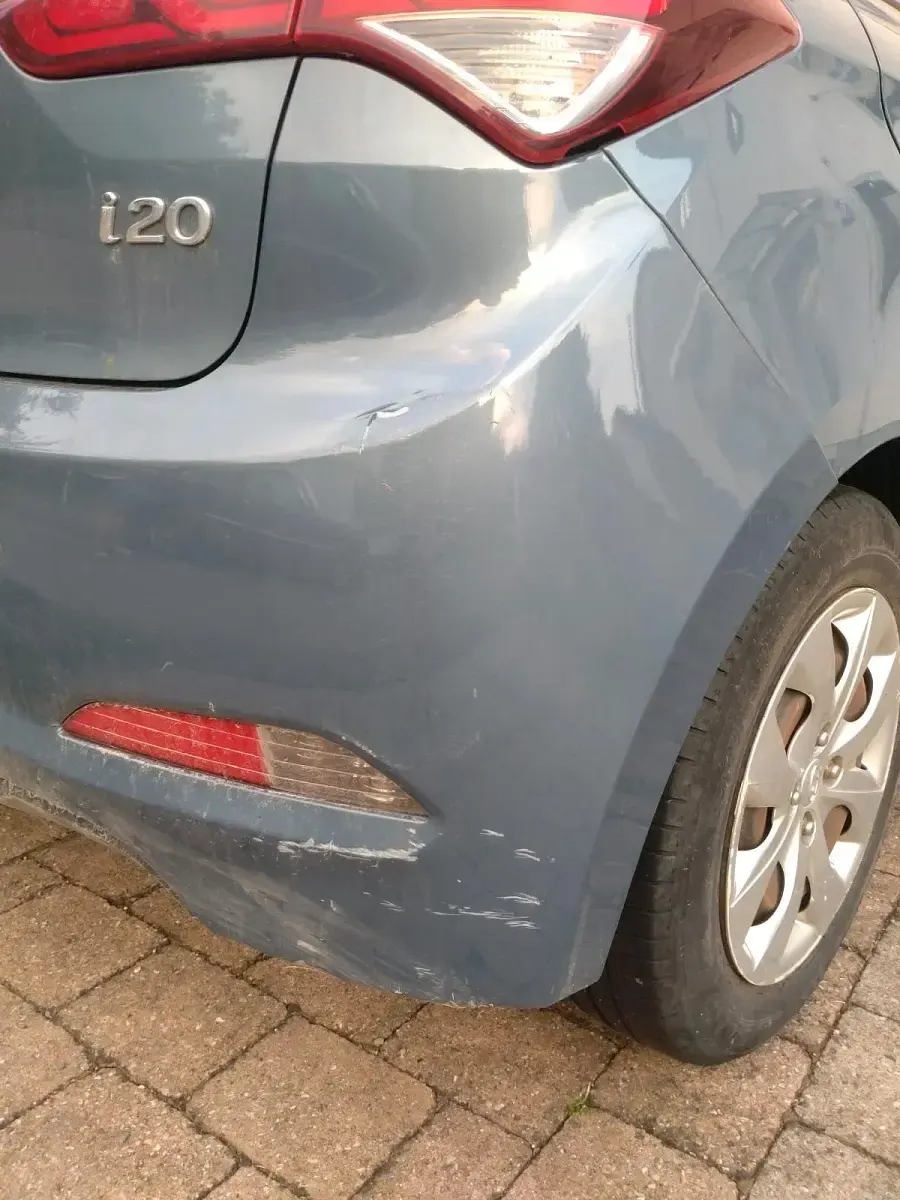Gebraucht Hyundai i20 85 PS (62 kW) 2015 Andere farben Kleinwagen
