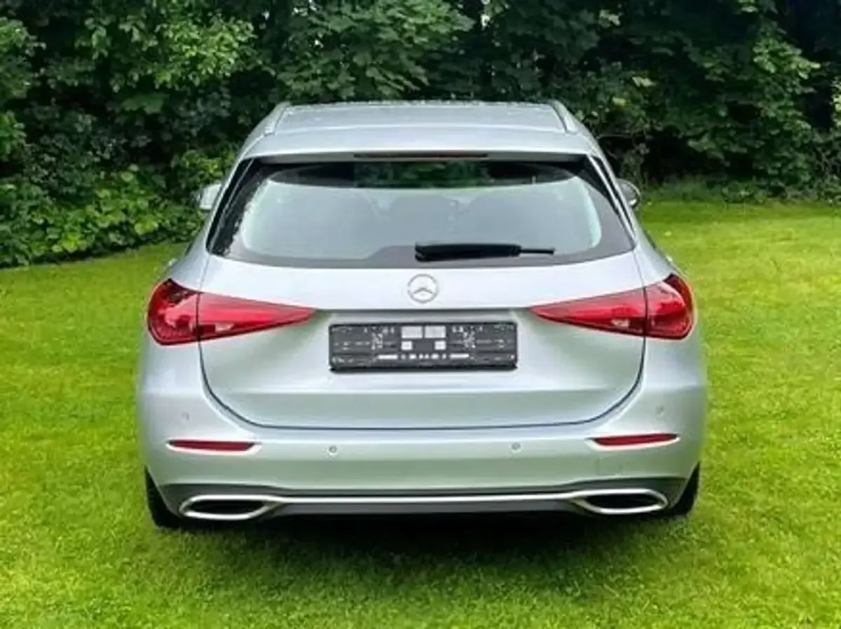 Gebraucht Mercedes C200 Avantgarde 163 PS (119 kW) 2022 Silber Kombi
