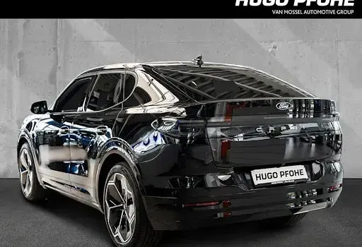 Nowe Ford Capri Extended Range 250 kW (340 KM) 2026 Czarny SUV