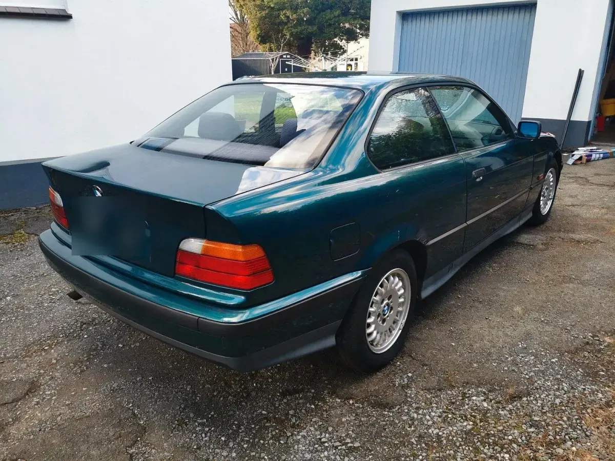 Gebraucht BMW 318 140 PS (102 kW) 1995 Grün Coupé
