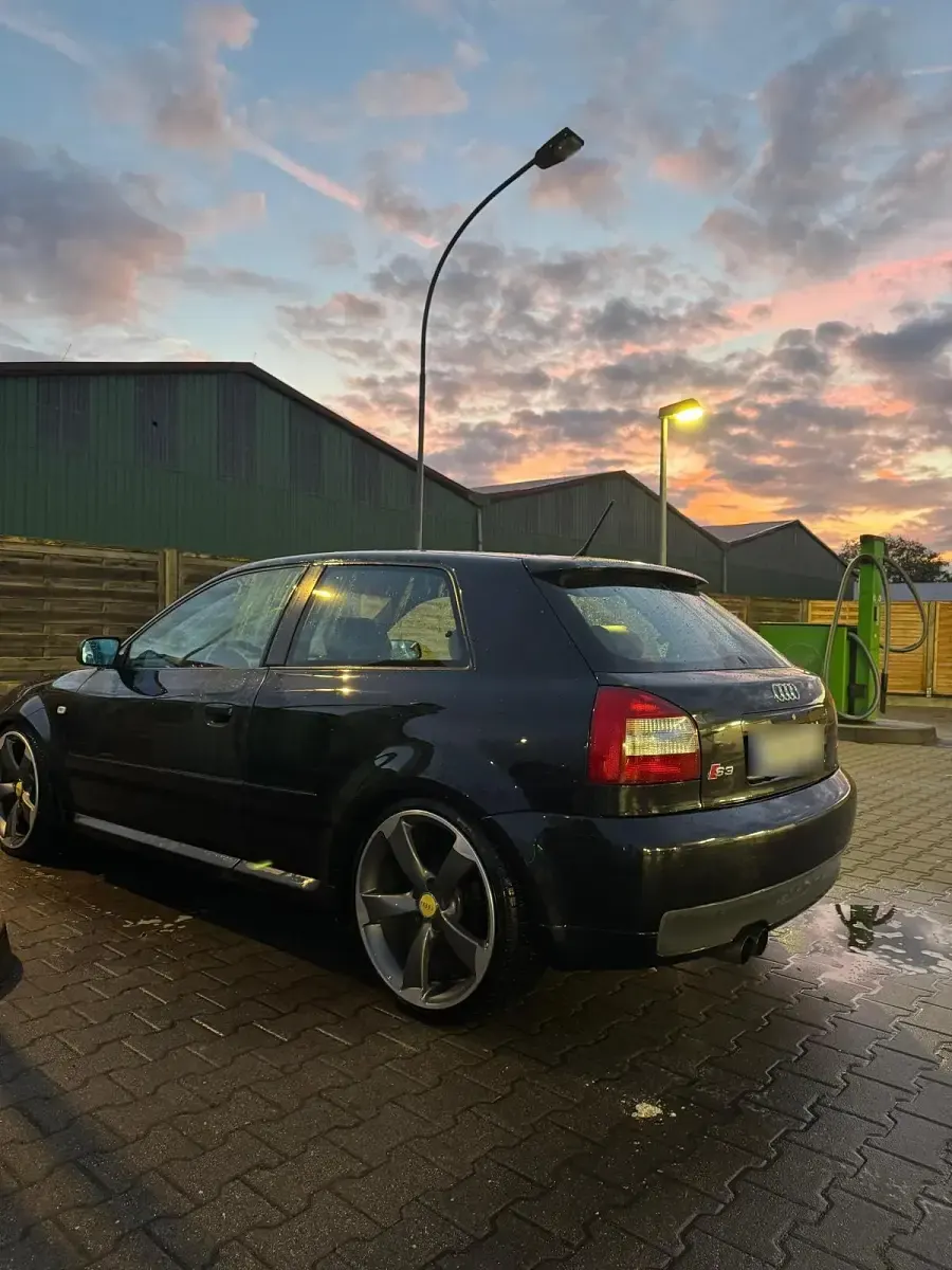 Gebraucht Audi S3 209 PS (153 kW) 2001 Schwarz Kleinwagen