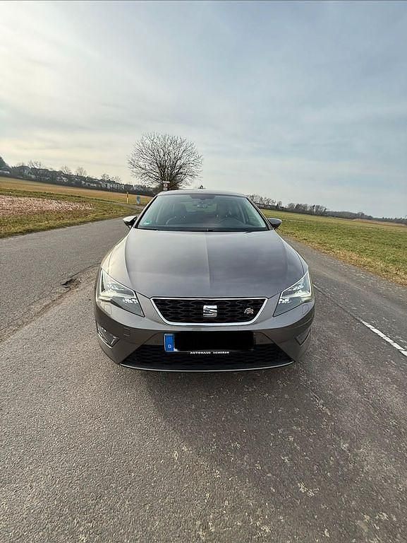Grau Gebraucht 2016 Seat Leon FR Limousine | 10.200 € (Etwas zu teuer) - Bild 1/4
