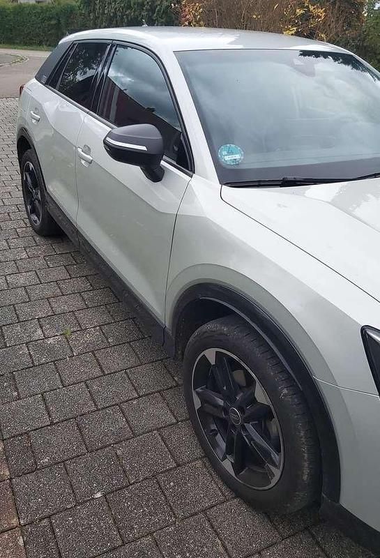 Gebraucht Audi Q2 Advanced 150 PS (110 kW) 2024 Grau SUV