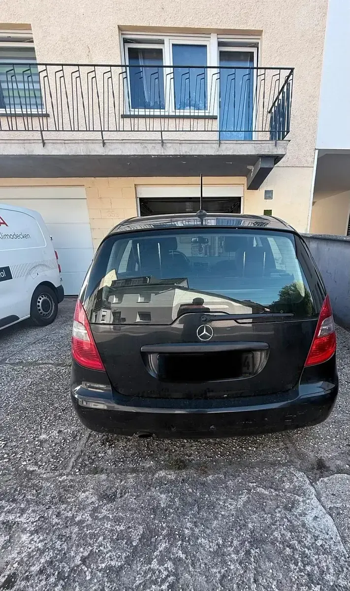 Gebraucht Mercedes A160 95 PS (69 kW) 2011 Schwarz Kleinwagen