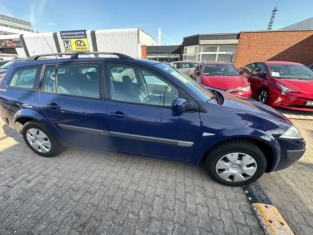 Occasion Renault Mégane Avantage 111 ch (81 kW) 2006 Bleue Berline