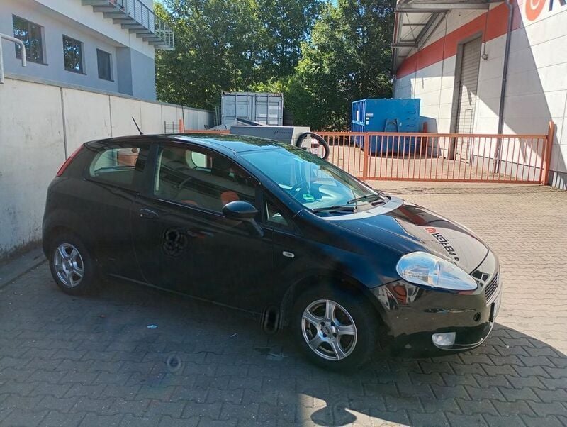 Schwarz Gebraucht 2006 Fiat Grande Punto Active Kleinwagen | 900 € (Fairer Preis) - Bild 1/4