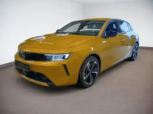 Gebraucht Opel Astra Elegance 181 PS (133 kW) 2022 Kult gelb metallic Kleinwagen