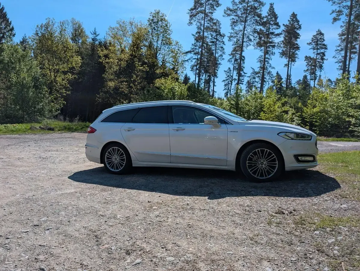 Second-hand Ford Mondeo Vignale 209 CP (153 kW) 2016 Alb Break