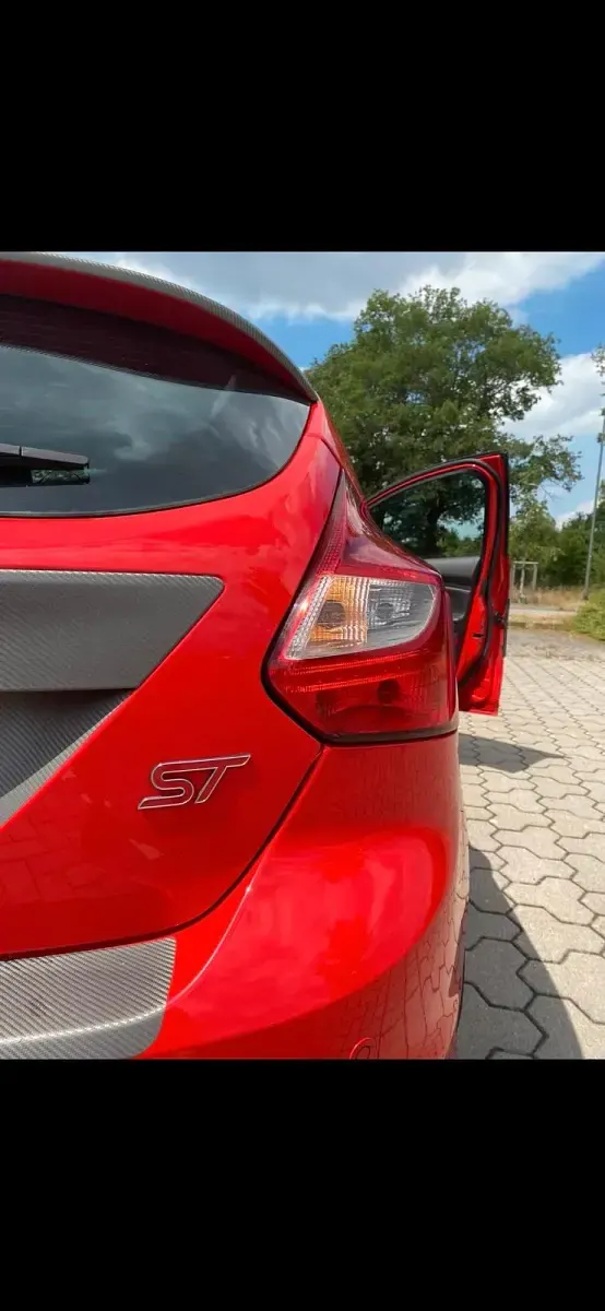 Gebraucht Ford Focus ST 250 PS (183 kW) 2014 Rot Limousine