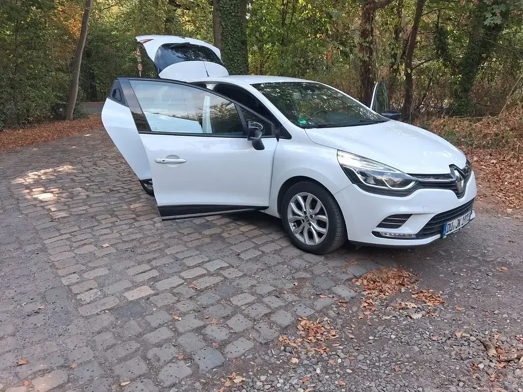 Gebraucht Renault Clio Collection 76 PS (55 kW) 2020 Weiß Limousine