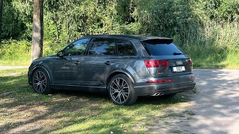 Grau Gebraucht 2018 Audi SQ7 SUV | 41.900 € (Superpreis) - Bild 1/4