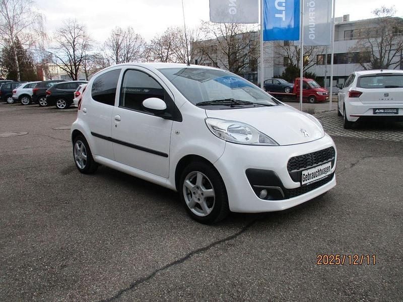 Gebraucht Peugeot 107 Active 68 PS (50 kW) 2012 Weiß Kleinwagen