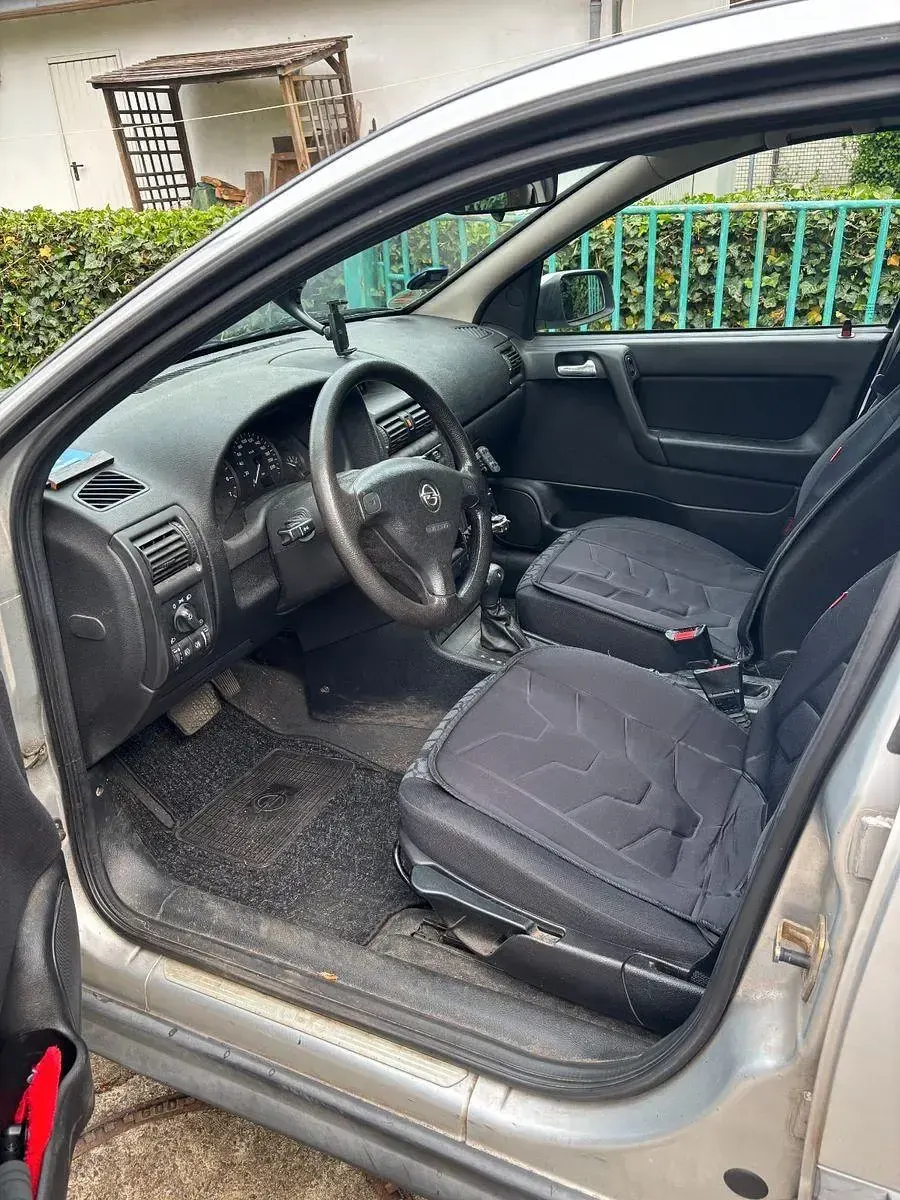 Gebraucht Opel Astra 75 PS (55 kW) 1999 Silber Limousine