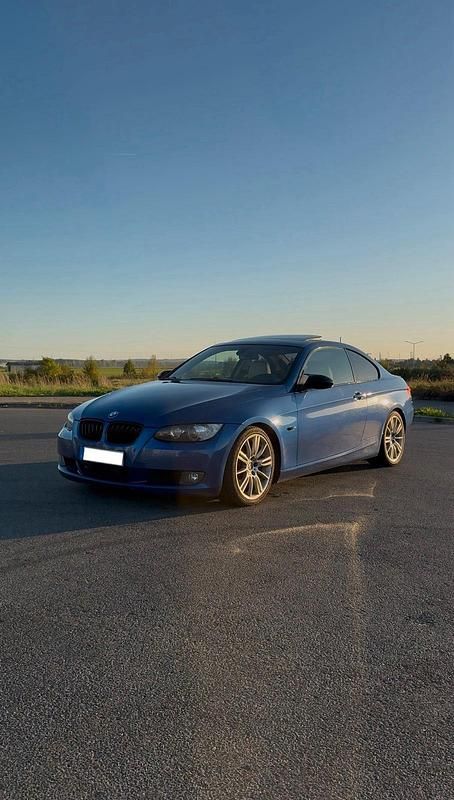 Gebraucht BMW 330 231 PS (169 kW) 2007 Blau Coupé