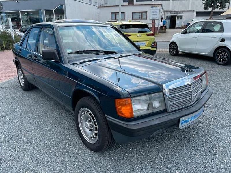 Gebraucht Mercedes 190 122 PS (89 kW) 1983 Blau Limousine