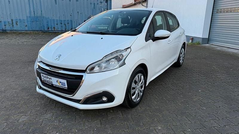 Gebraucht Peugeot 208 83 PS (61 kW) 2018 Weiß Kleinwagen