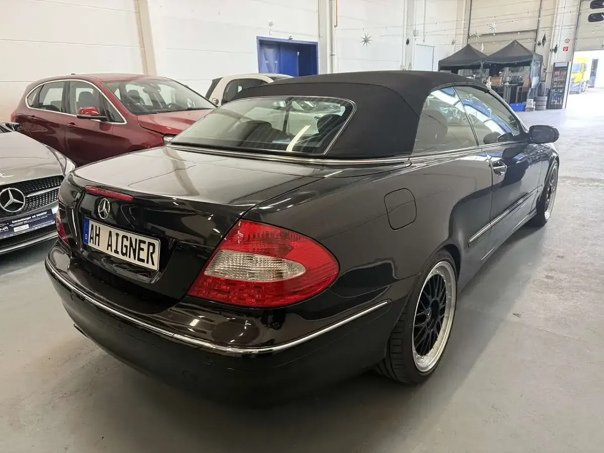 Gebraucht Mercedes CLK350 272 PS (200 kW) 2008 Obsidianschwarz  metalliclack Cabrio
