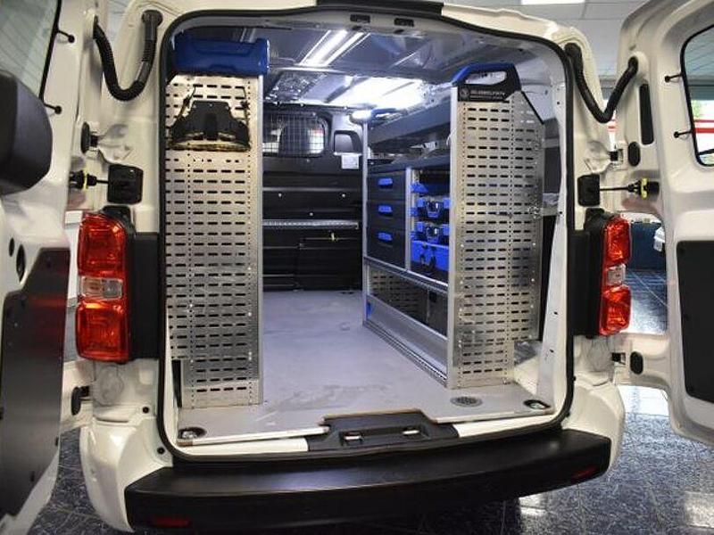 Weiß Gebraucht 2021 Opel Vivaro Elegance Van | 18.770 € (Fairer Preis) - Bild 1/4