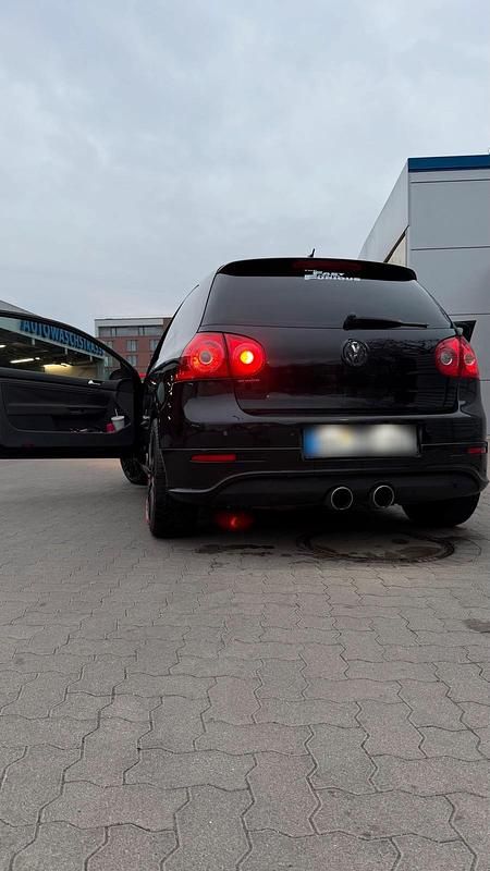 Second-hand VW Golf 140 CP (102 kW) 2008 Negru Coupe