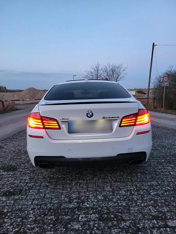 Gebraucht BMW M550 Performance 381 PS (280 kW) 2012 Weiß Limousine