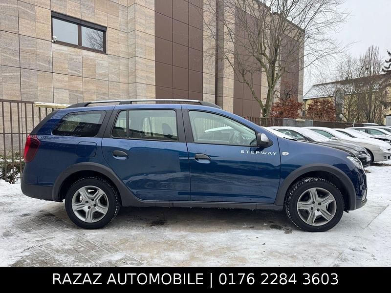 Gebraucht Dacia Logan MCV Stepway 90 PS (66 kW) 2019 Blau Limousine