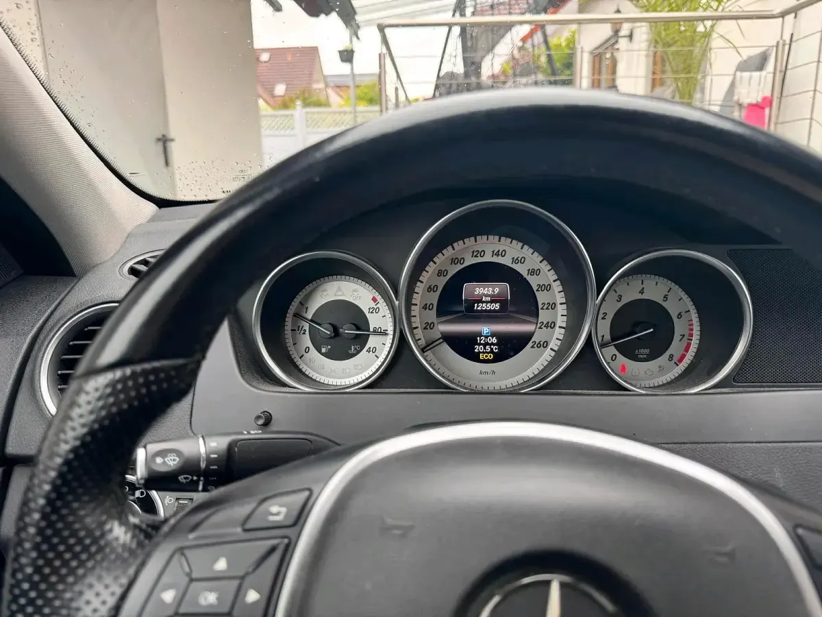 Gebraucht Mercedes C180 156 PS (114 kW) 2012 Schwarz Limousine