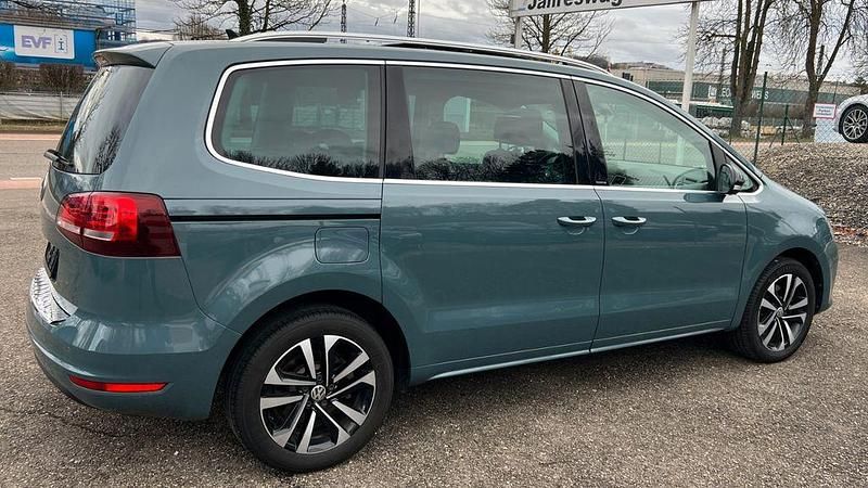 Gebraucht VW Sharan IQ Drive 177 PS (130 kW) 2020 Blau Van / Kleinbus
