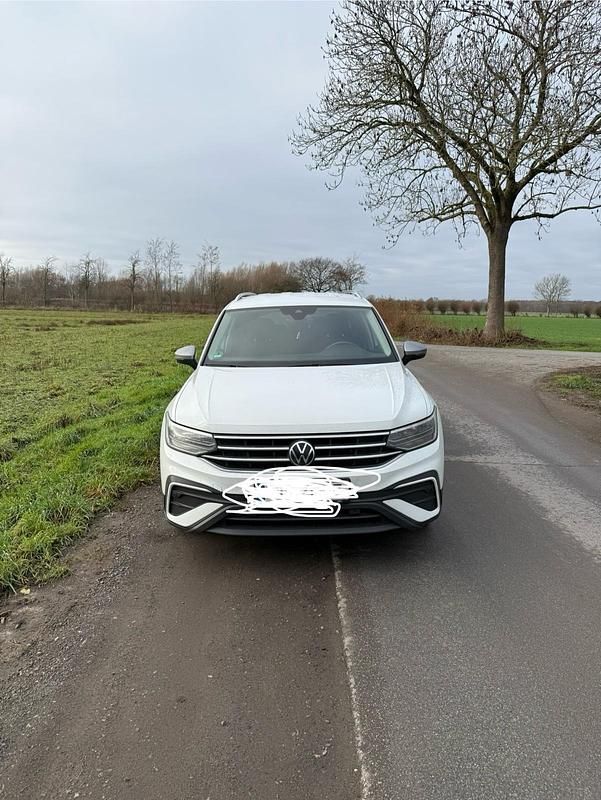Gebraucht VW Tiguan Allspace Life 150 PS (110 kW) 2022 Weiß SUV