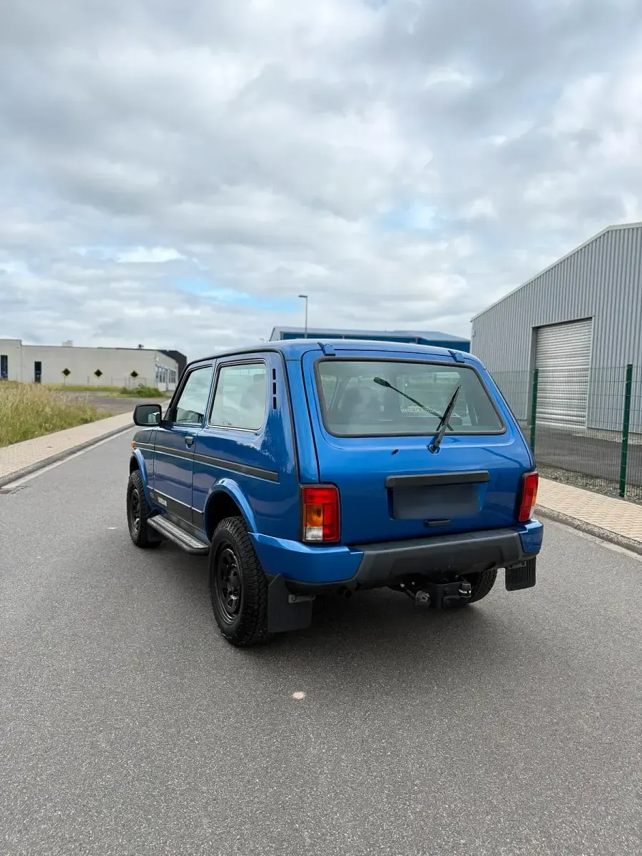 Gebraucht Lada Urban 84 PS (61 kW) 2018 Blau SUV