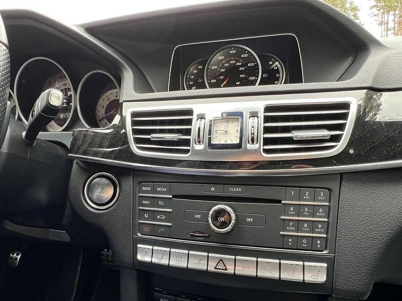 Gebraucht Mercedes E500 Avantgarde 408 PS (300 kW) 2015 Schwarz Limousine