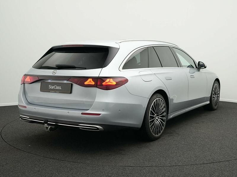 Gebraucht Mercedes E450 367 PS (269 kW) 2025 Silber Kombi