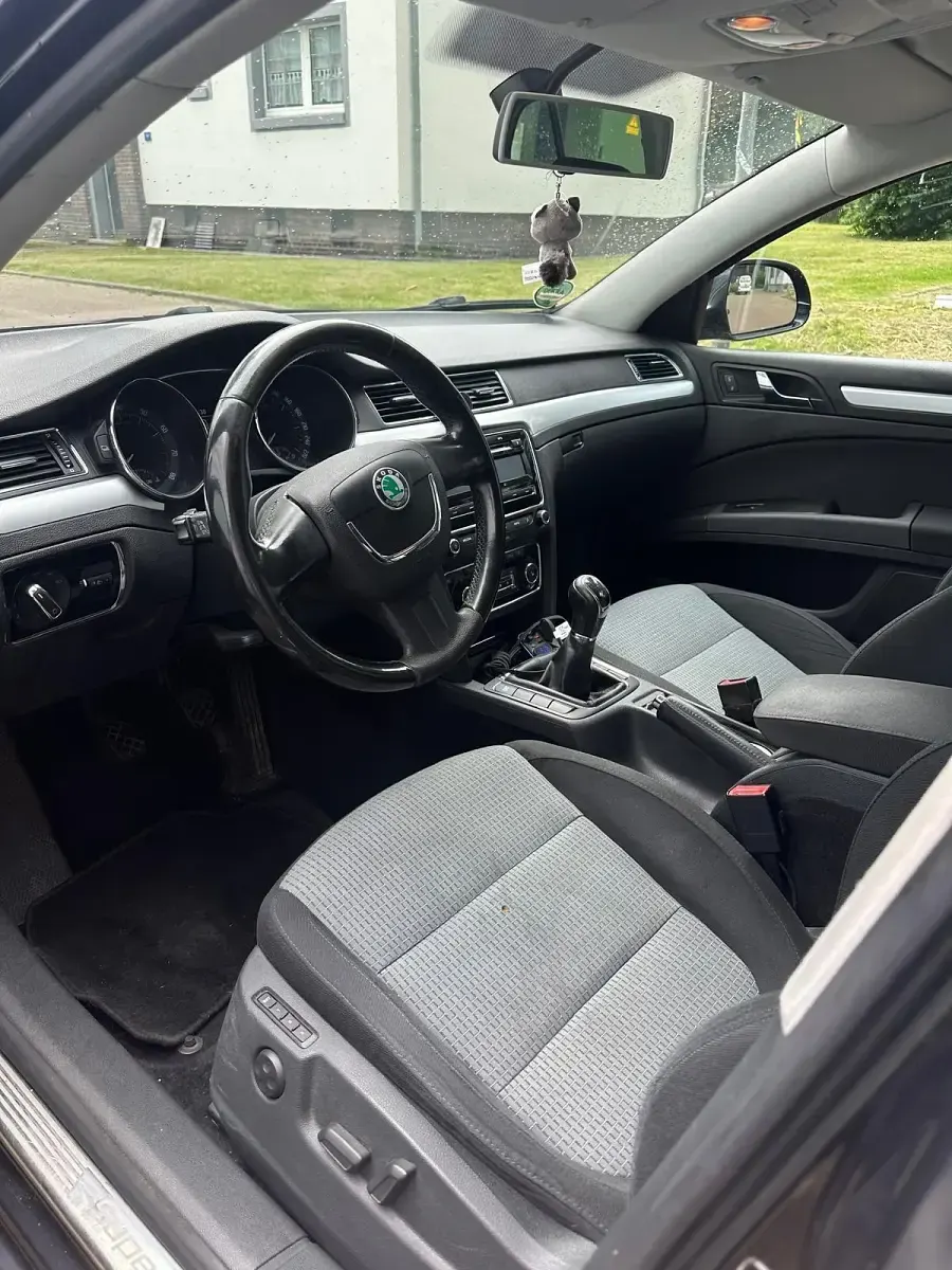 Gebraucht Skoda Superb 125 PS (91 kW) 2009 Schwarz Limousine