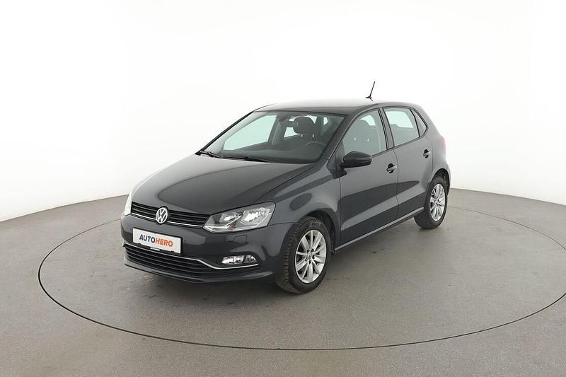 Grau Gebraucht 2015 VW Polo Comfortline Limousine | 9.140 € (Guter Preis) - Bild 1/3