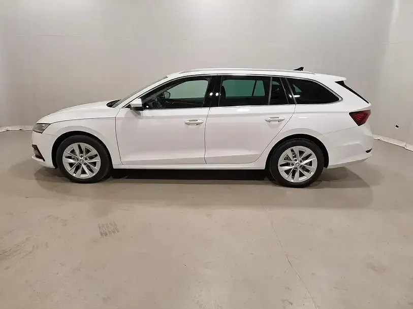 Gebraucht Skoda Octavia Style 116 PS (85 kW) 2023 Candyweiss Kombi