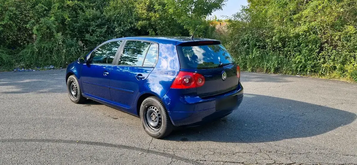 Gebraucht VW Golf V 102 PS (75 kW) 2008 Blau Kleinwagen