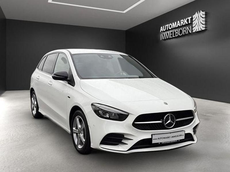 Usata Mercedes E250 AMG 218 CV (160 kW) 2021 Bianco Berlina