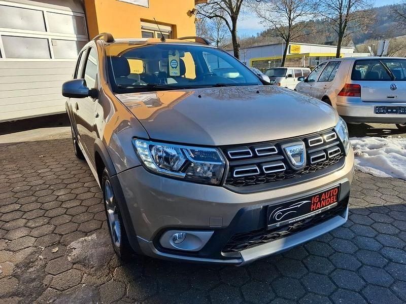 Gold Gebraucht 2019 Dacia Logan MCV Stepway Kombi | 7.990 € (Guter Preis) - Bild 1/4