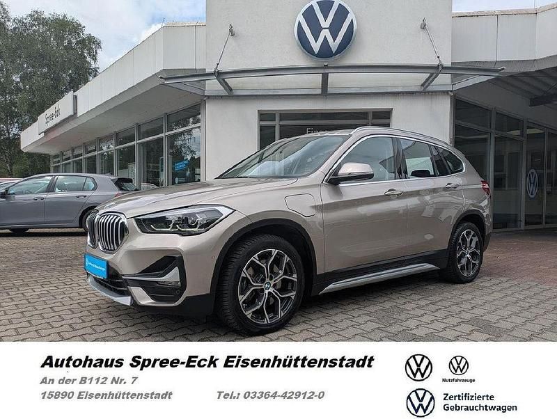 Grau Gebraucht 2021 BMW X1 xLine SUV | 24.449 € (Guter Preis) - Bild 1/4