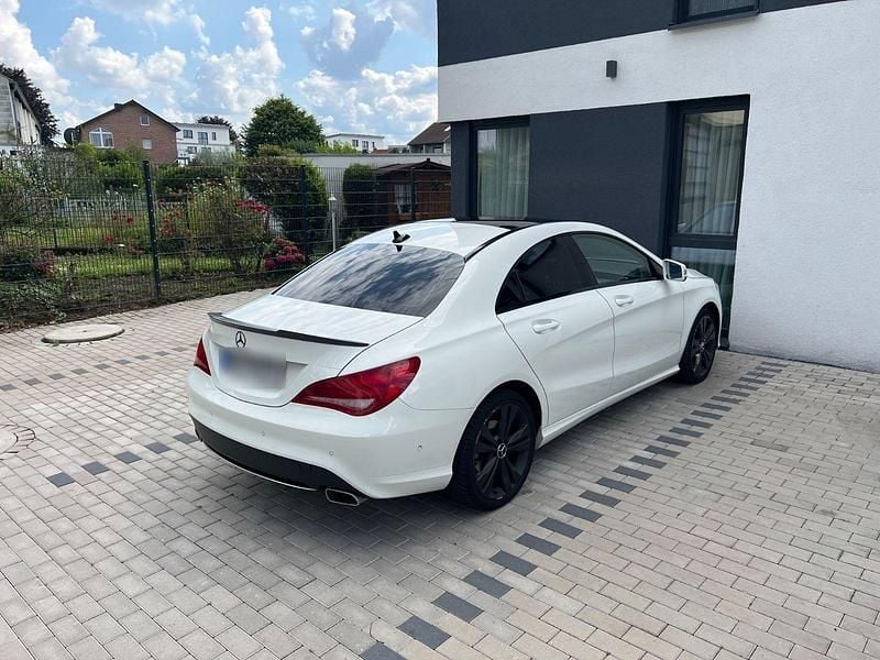 Gebraucht Mercedes CLA200 156 PS (114 kW) 2013 Weiß Coupé