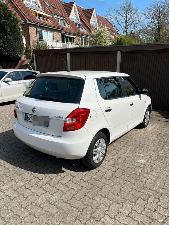 Gebraucht Skoda Fabia Fresh 60 PS (44 kW) 2014 Weiß Limousine